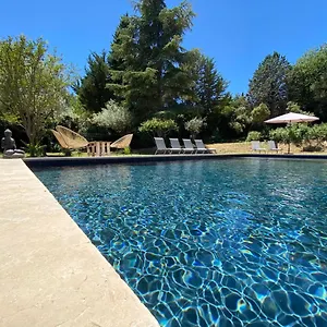 https://le-domaine-de-jana.fr-provencehotel.com